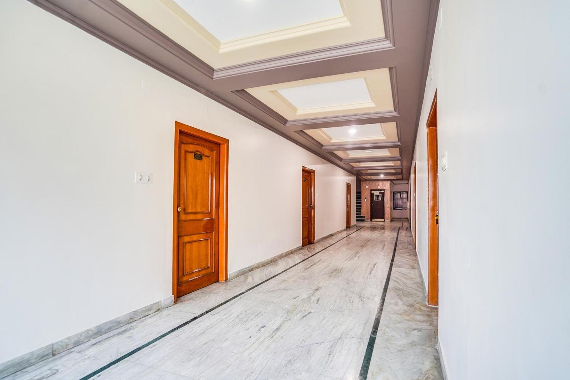 Super Collection O Paras Circle Formerly Osheen Palace Ουνταϊπούρ Εξωτερικό φωτογραφία